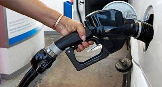  Petrol to now sell at N123.50 as FG reduces pump price in April