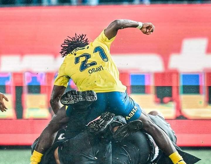  Bright Osayi Samuel: How Nigerian player became boxer to fight off pitch invaders