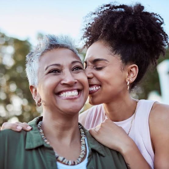  Mother’s Day: 10 ways to make your mum happy
