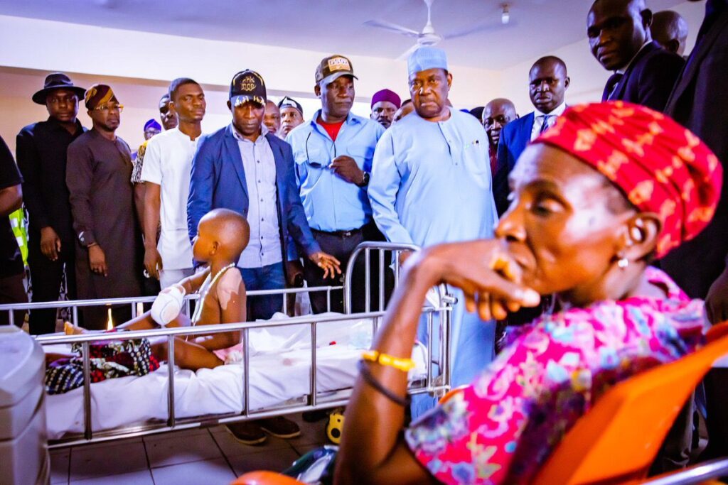 Victims of Yelewata attacks in Benue State been visited by Mr President and state's officials. Photo Credit- Punch/X
