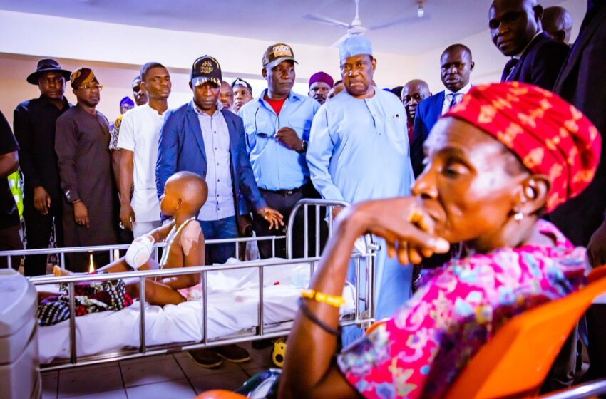 Victims of Yelewata attacks in Benue State been visited by Mr President and state's officials. Photo Credit- Punch/X
