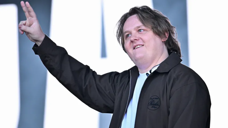 Lewis Capaldi’s emotional return to Glastonbury: A full breakdown
