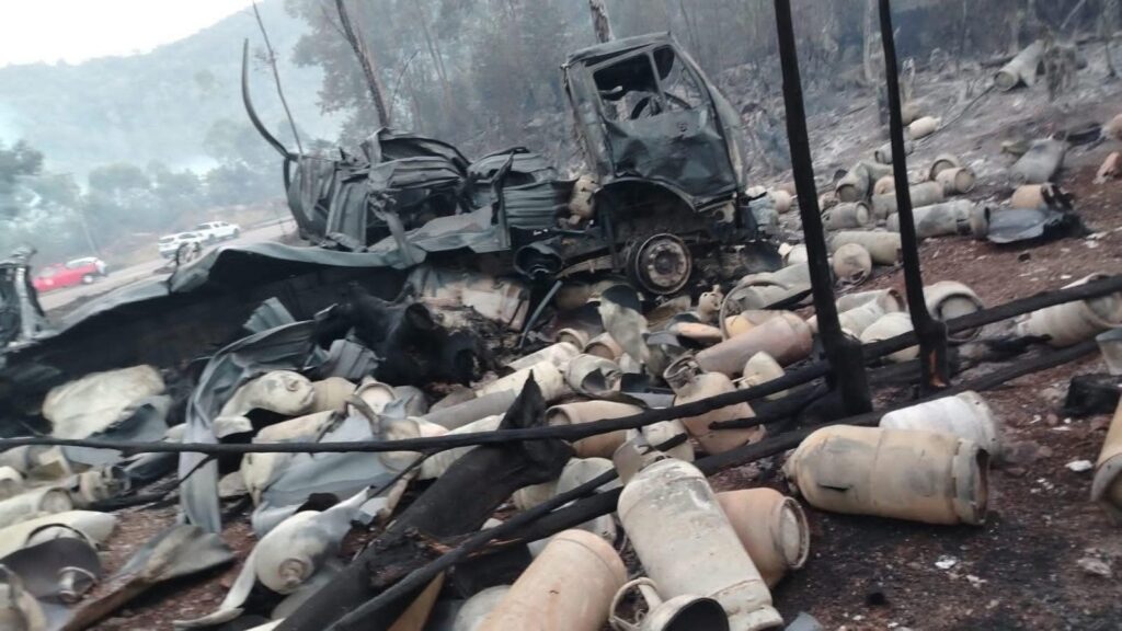 Blaze and explosions on R71 at Magoebaskloof pass.