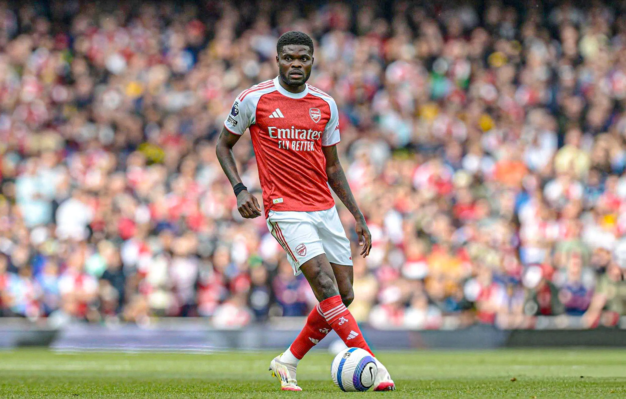 DUBAWA debunks viral rumour about Arsenal midfielder Thomas Partey’s arrest—confirms no evidence of any police action or charges.