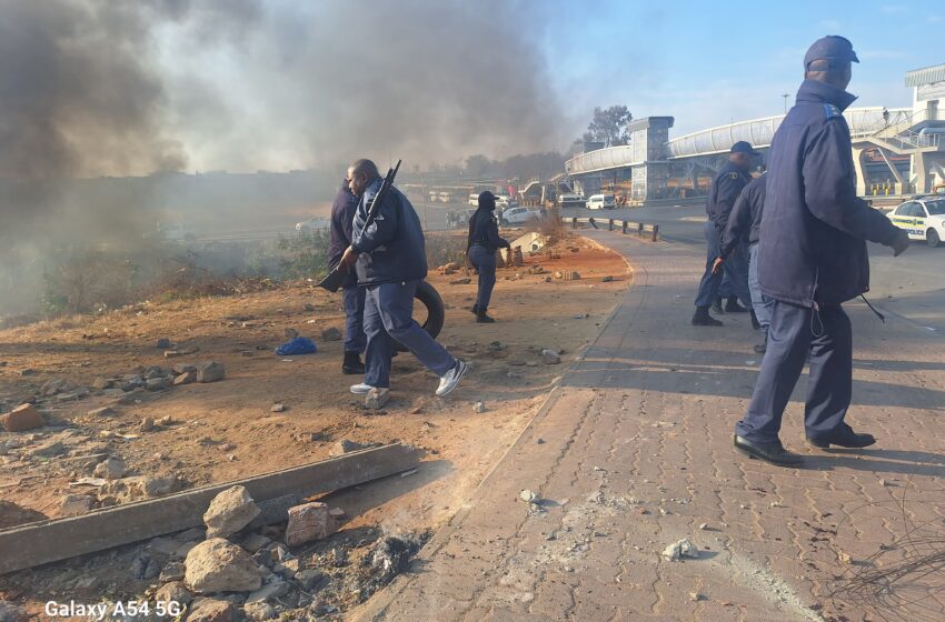 Thembisa residents and police clash in protest over electricity charges