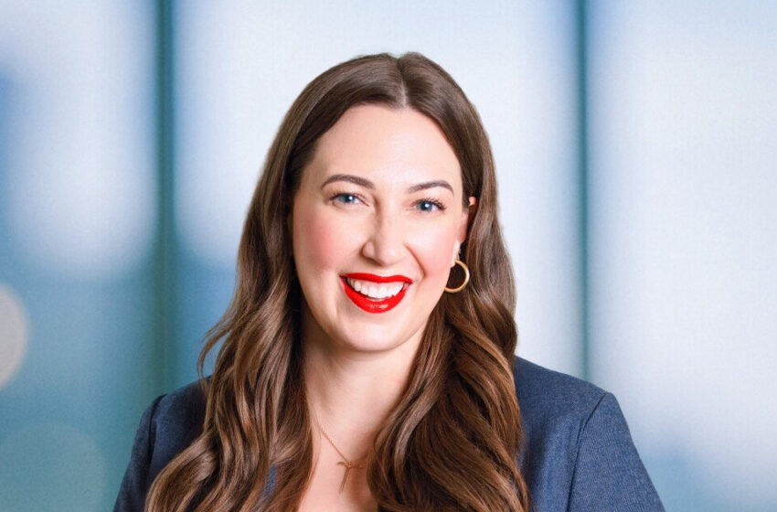 Catelin Drey flips Iowa Senate seat, breaking GOP supermajority.