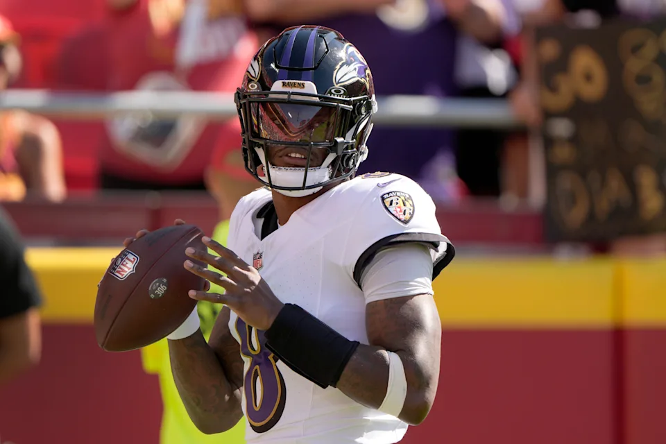  What happened to Lamar Jackson? Ravens QB leaves Chiefs game with hamstring injury