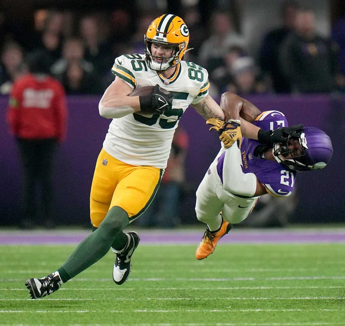 Tucker Kraft dominates Sunday Night Football with 2 TDs
