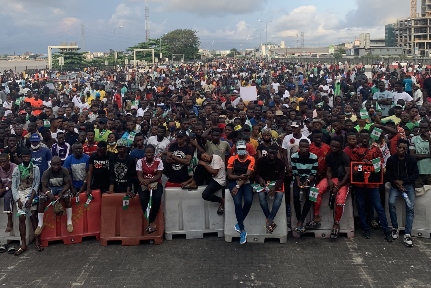 Nigerian youths at the lekki toll gate during the 2020 #EndSARS protest. Photo Credit- Nairametric