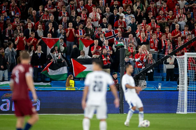 Pro-Palestinian protesters in Norway vs Israel 2026 World Cup qualifiers. Photo Credit- CNN Sports