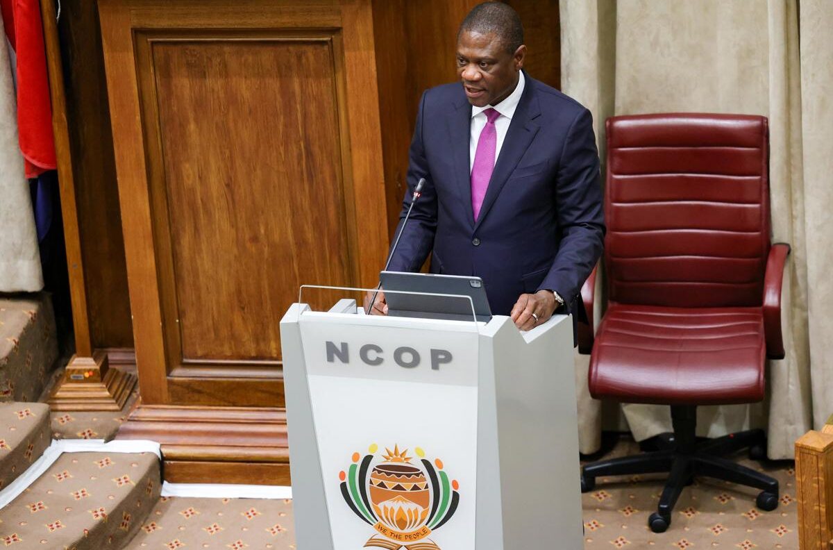  Is Paul Mashatile losing patience with failing municipalities? Inside his explosive warning over SA’s water crisis & debt chaos
