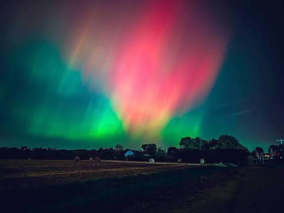  Will the Northern Lights Reach the U.S. Gulf Coast? Solar Storms Could Light Up the Sky Tonight!”