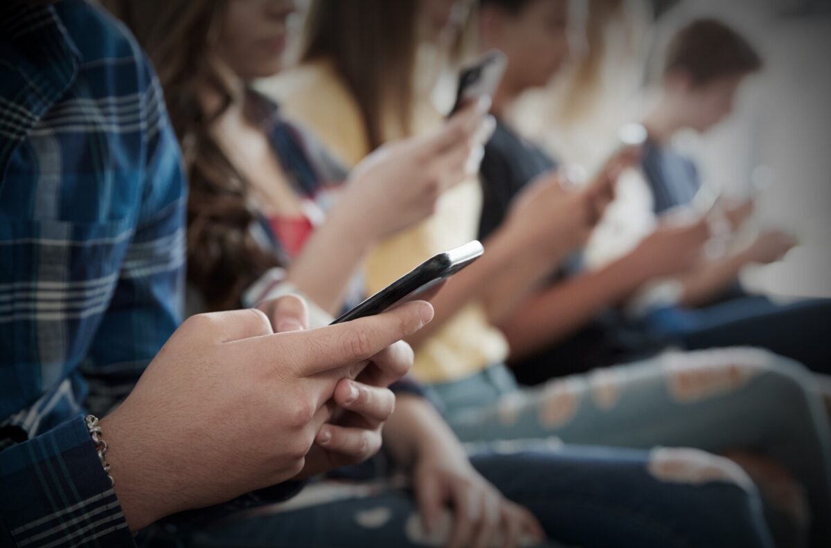  10 Genius Tips to Conquer Digital Distractions and Reclaim Your Focus