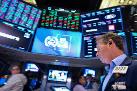 Is wall street losing momentum? US futures struggle as CME outage and tech pullback shake markets