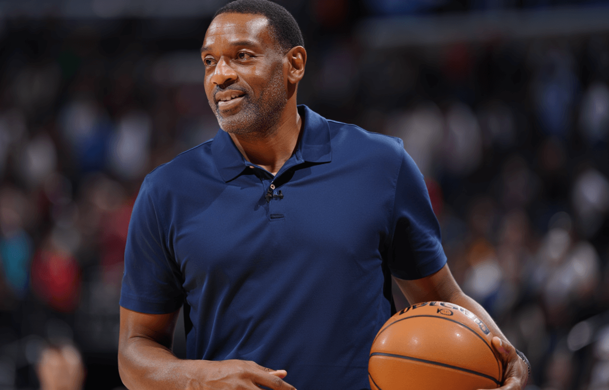  Elden Campbell dies at 57: What to Know About the NBA Legend