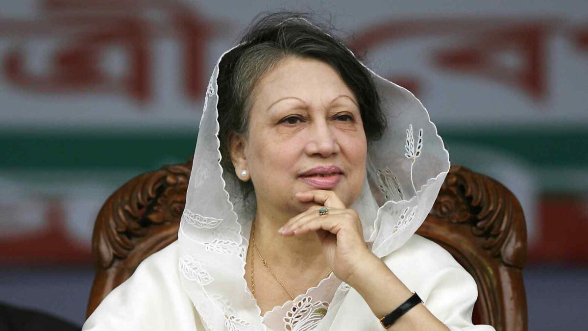 Bangladesh Nationalist Party Chairperson Khaleda Zia during a rally in Dhaka in May 2009. Zia, Bangladesh's first female prime minister, played a central role in transforming the BNP into a major political force and shaping the country's democratic trajectory. © Reuters
