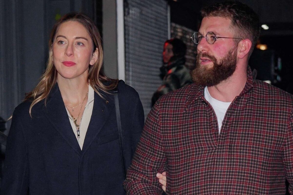 Este Haim marries Jonathan Levin