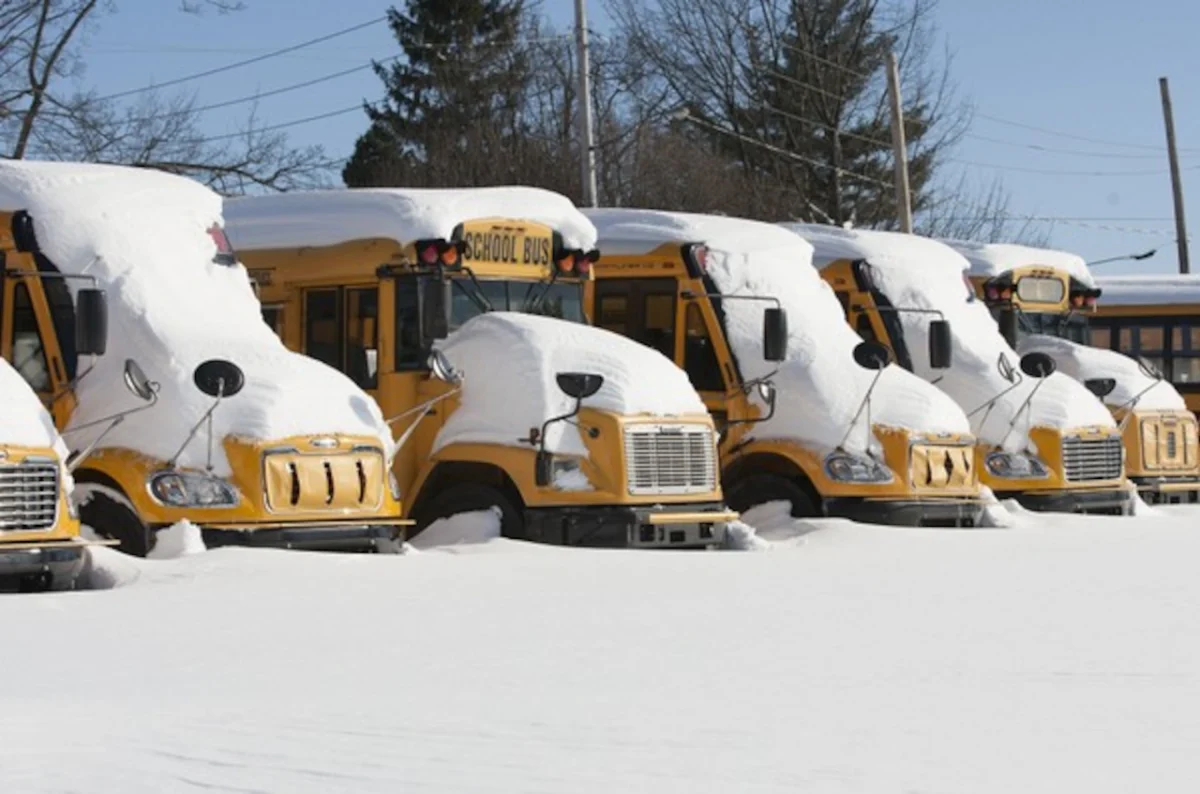Heavy snow forces widespread school closings across Northeast Ohio