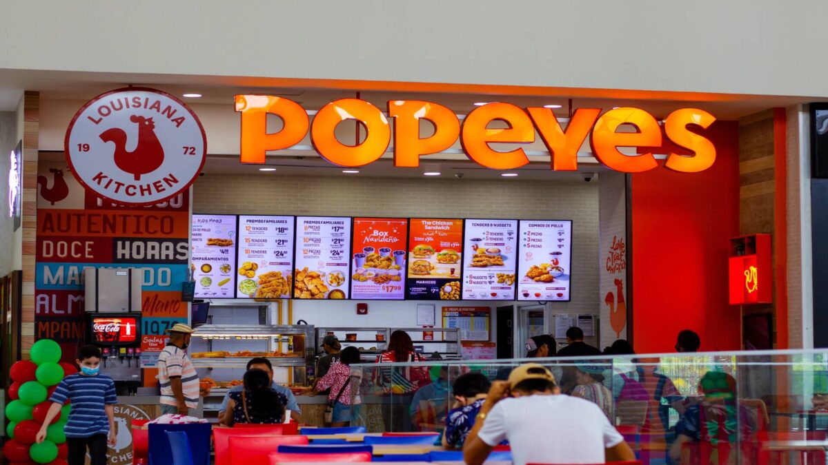 Popeyes Louisiana Kitchen franchisee files for Chapter 11 bankruptcy. — Source: Shutterstock