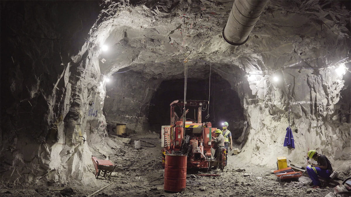  Ekapa Mine closes after Kimberley disaster: Five miners presumed dead as company files for liquidation