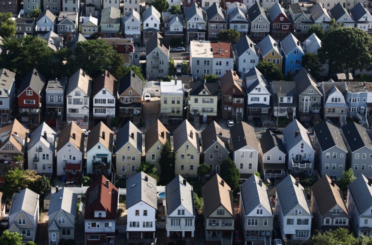  Mortgage rates just dropped below 6%: Is now the time to buy a home?