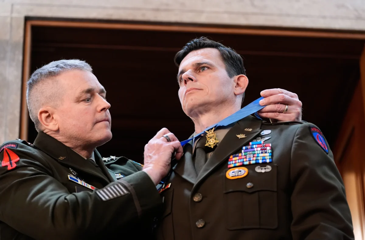  Eric Slover awarded Medal of Honor at SOTU 2026 after daring Venezuela raid under fire