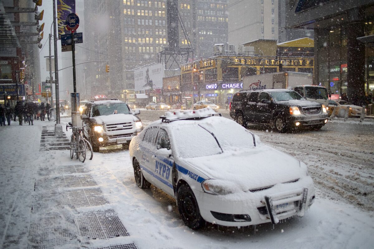 Heavy snow and high winds threaten NYC this weekend. Image Credit: Wikimedia 