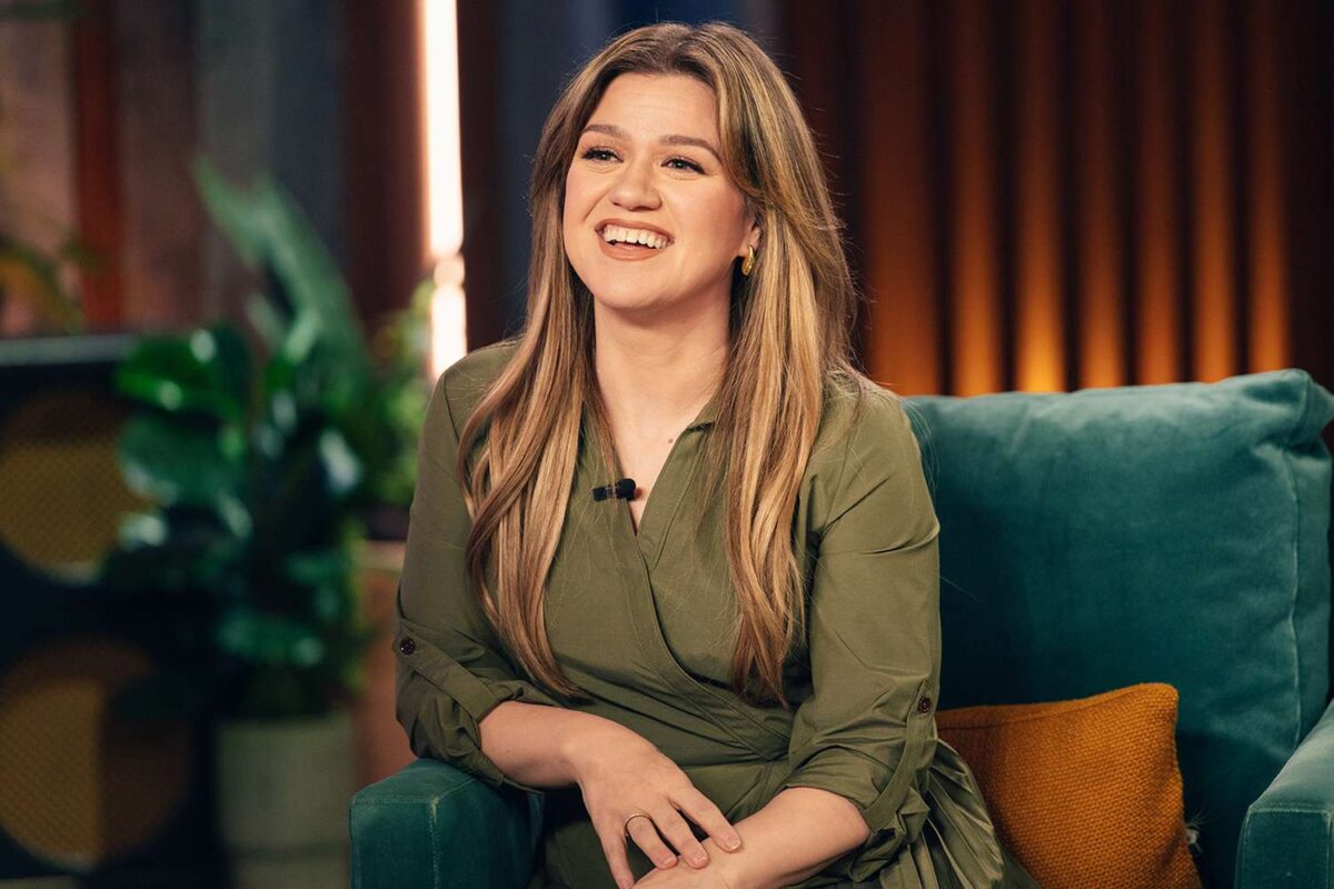 Kelly Clarkson on Season 6 of The Kelly Clarkson Show. Credit: Weiss Eubanks/NBCUniversal via Getty