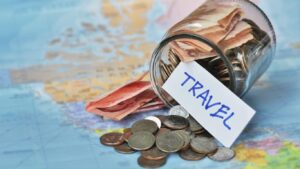 8 travel habits that can save you more money