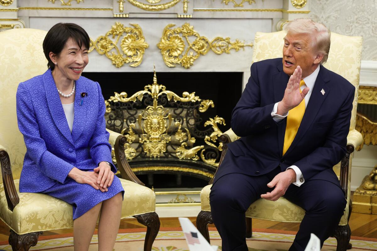 Japanese Prime Minister Sanae Takaichi with President Trump on Thursday in the Oval Office. (Alex Wong / Getty Images