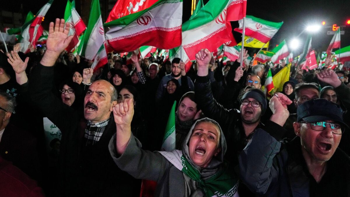Tehran crowds celebrate fragile two-week Iran war ceasefire