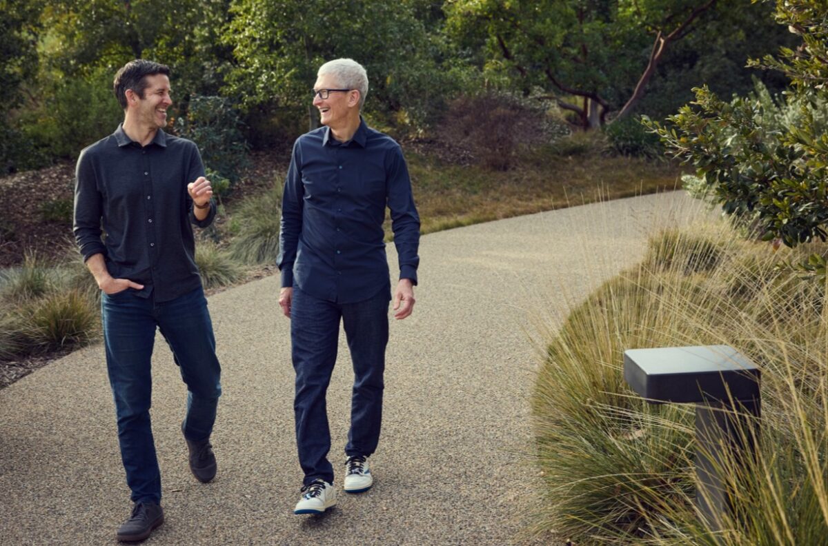  Shock leadership shift at Apple: Tim Cook becomes Executive Chairman as John Ternus takes over as CEO