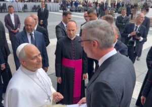 Mike Frerichs speaking to Pope Leo XIV