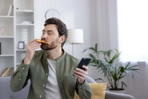 8 Signs Your Eating Habits Need a Reset