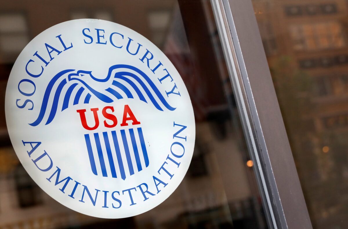 Social security crisis deepens: Retirees could lose $500 monthly as trust fund nears depletion in 2032