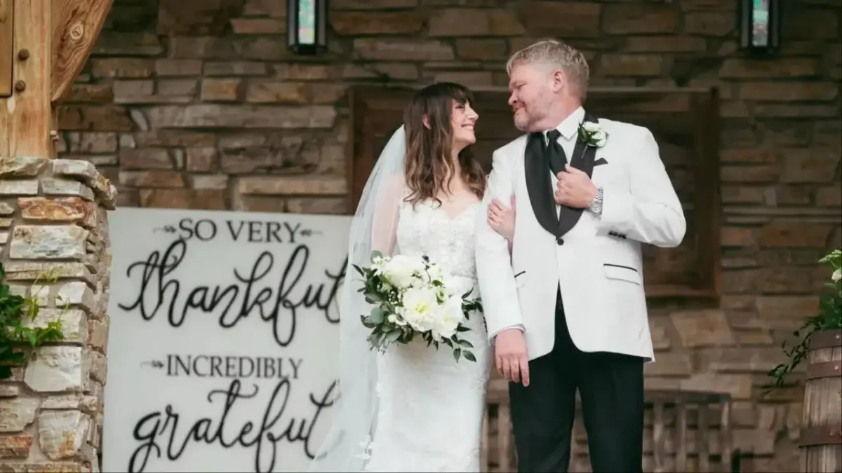 Heather McComb gets married to Scott Michael Campbell
