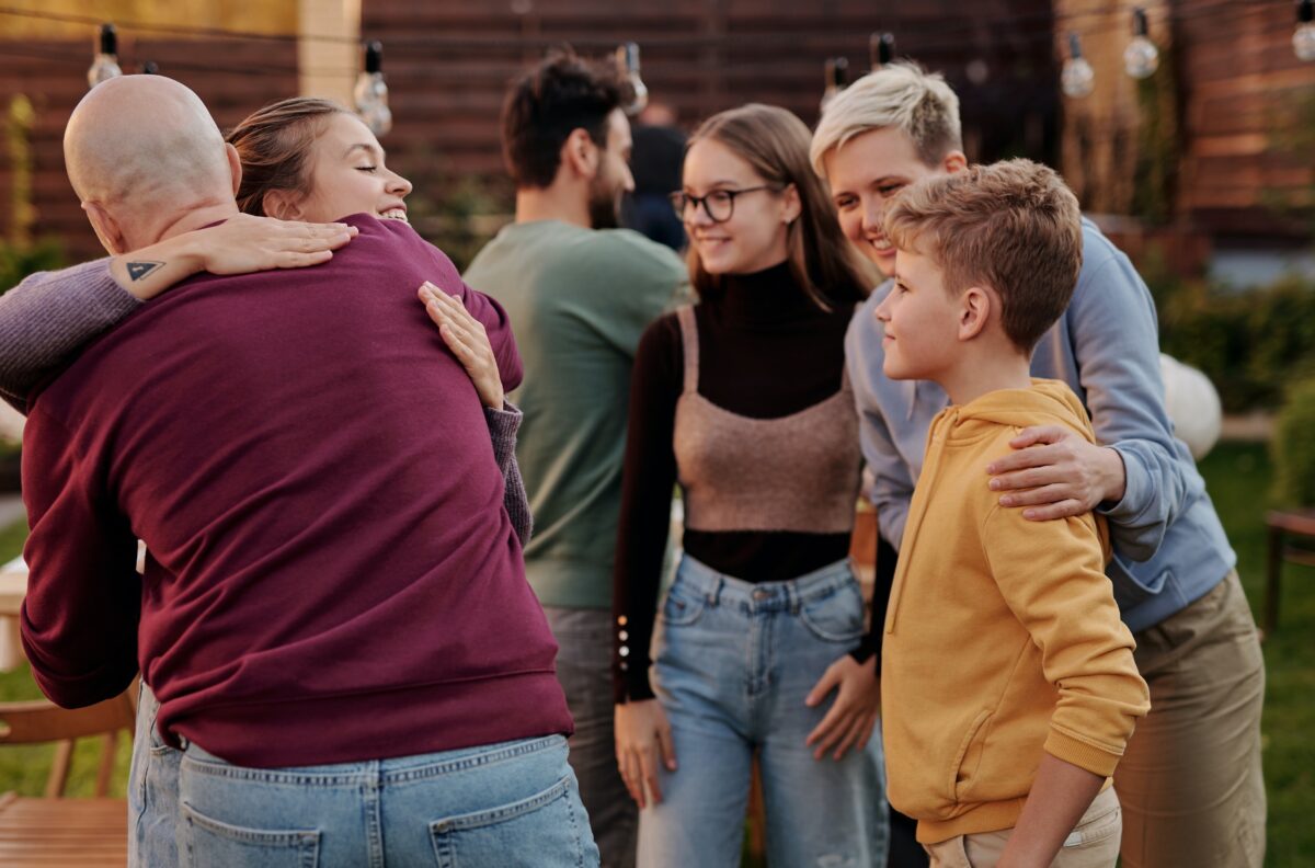  9 Powerful Ways to Strengthen Family Relationships as an Adult