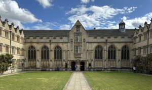 Oxford offers fully funded Weidenfeld-Hoffmann Scholarship 2027