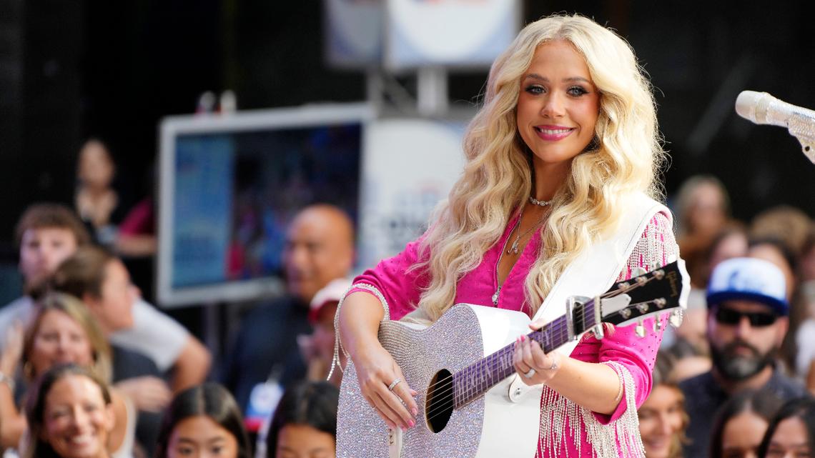  Why did Megan Moroney stop her Denver show? Country star leaves stage in tears after just three songs