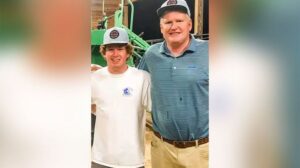 Paul and Alex Murdaugh smile in family Facebook photo post. (Facebook)