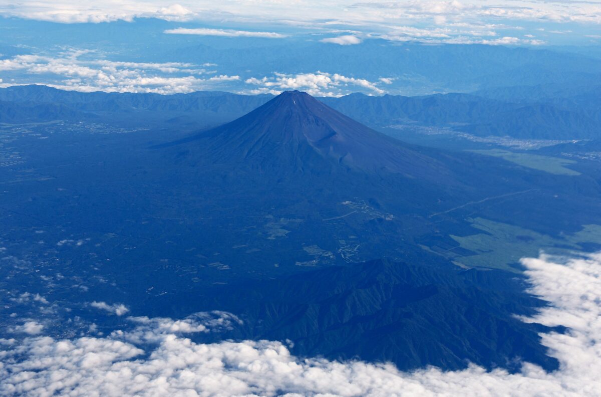  7-year-old boy left alone on Mount Fuji: Father admits “rash decision” as Police issue warning