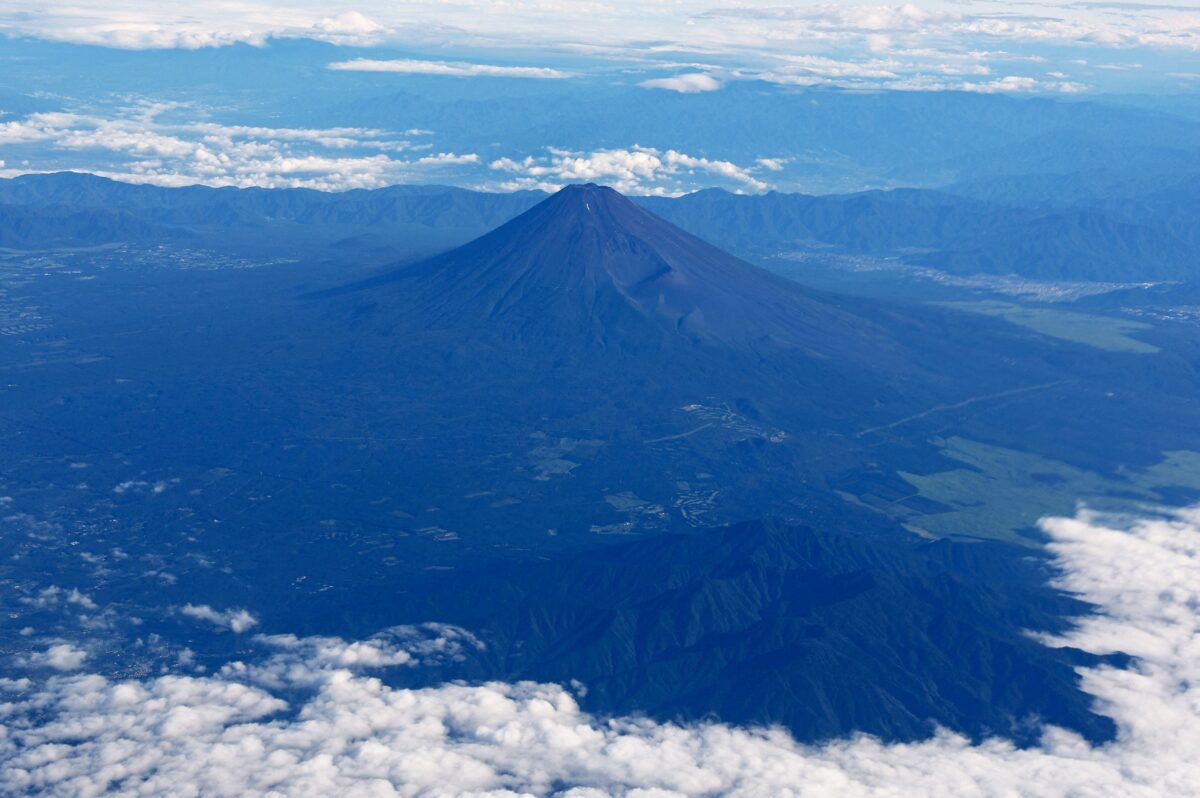 7-year-old boy left alone on Mount Fuji. Reuters