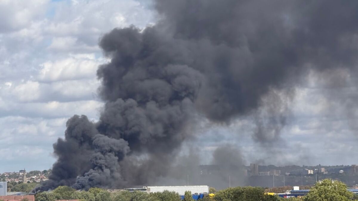 Huge waste facility fire near Wembley disrupts London transport. (X)