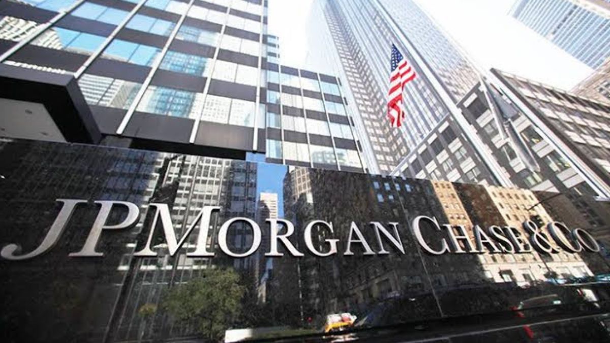 JP Morgan opens 2027 Global Analyst Program applications.
