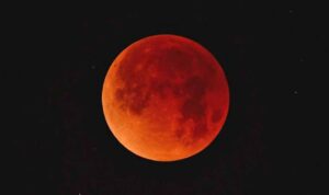 August 2026 partial lunar eclipse turns the Moon crimson. PHOTO: www.express.co.uk