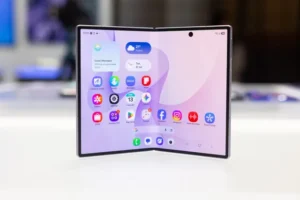 Apple’s first foldable will look like Samsung’s Z Fold8.