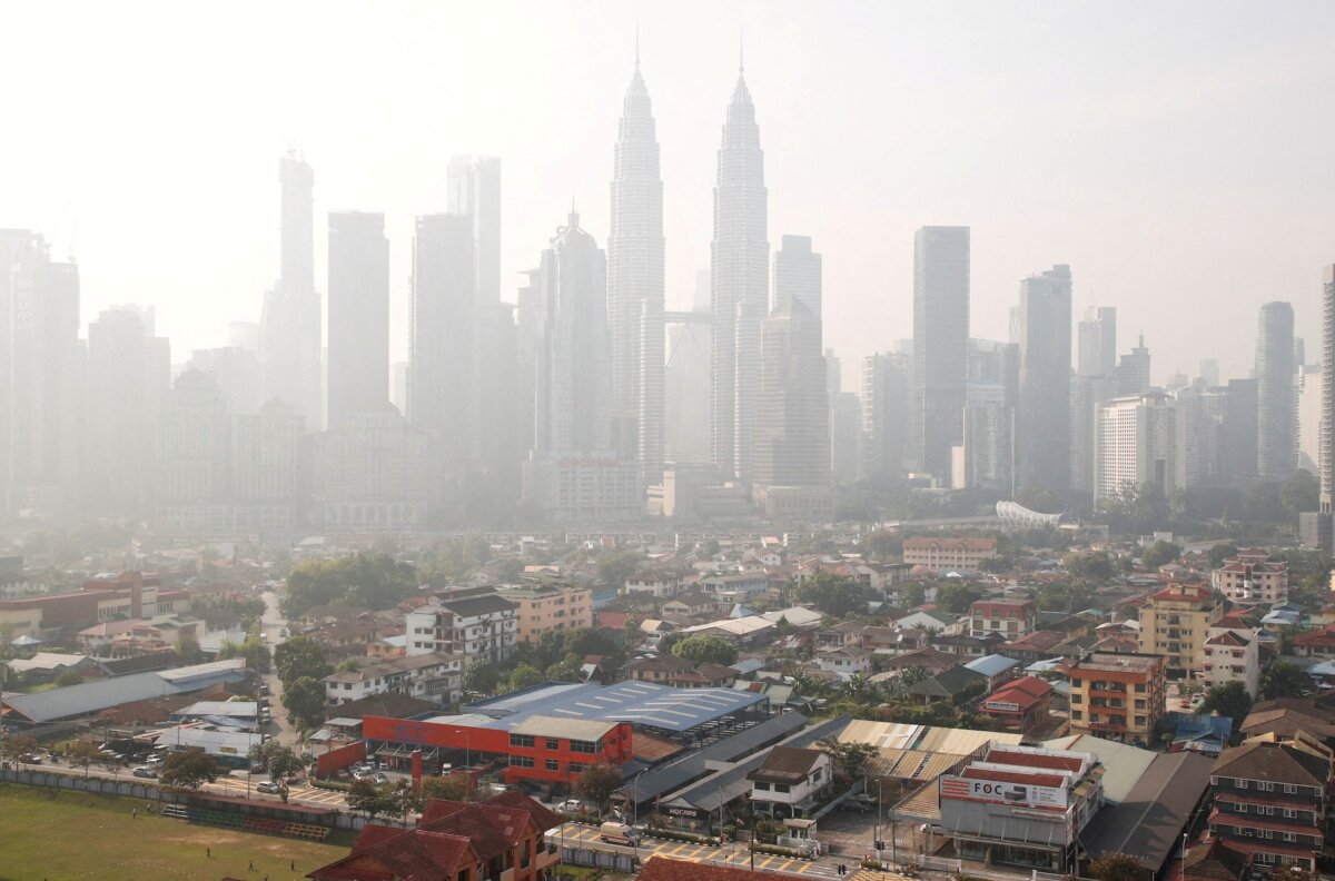  Dusty Haze, Thunderstorms: What Nigerians Should Expect This Weekend